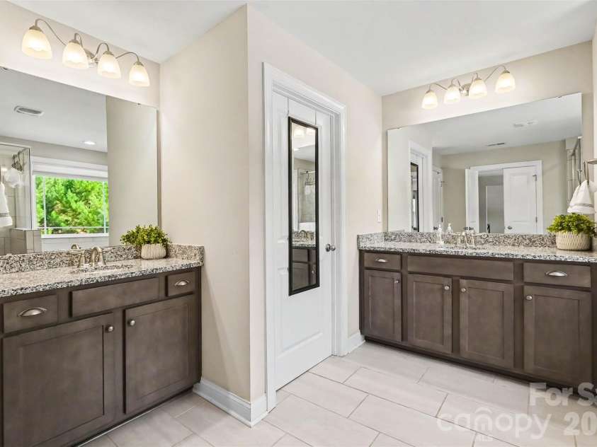 149 Longleaf Drive, Mooresville, NC 28117.  MLS# CAR4424546, YatesRealty ID 51571. Lots of storage, additional linen closet.
