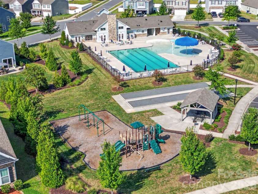 149 Longleaf Drive, Mooresville, NC 28117.  MLS# CAR4424546, YatesRealty ID 51571. Picnic area