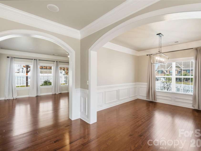 10038 Travertine Trail, Davidson, NC 28036.  MLS# CAR4424425, YatesRealty ID 51572. Formal Dining Room - Soaking in Daylight