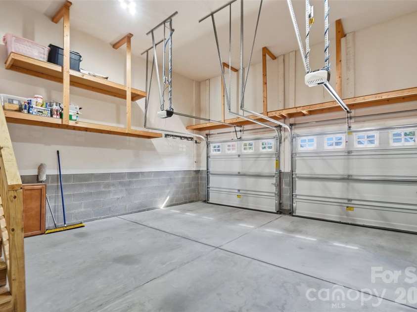 10038 Travertine Trail, Davidson, NC 28036.  MLS# CAR4424425, YatesRealty ID 51572. Garage
