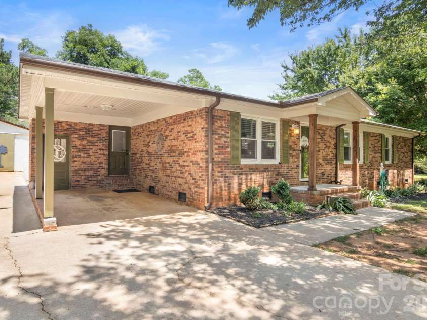 5654 Chadwick Court, Rock Hill, SC 29732.  MLS# CAR4425098, YatesRealty ID 51573. 