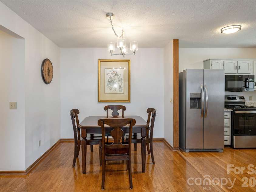 12 Willow Park Lane, Hendersonville, NC 28739.  MLS# CAR4425117, YatesRealty ID 51574. 