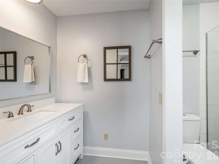 12 Willow Park Lane, Hendersonville, NC 28739.  MLS# CAR4425117, YatesRealty ID 51574. 