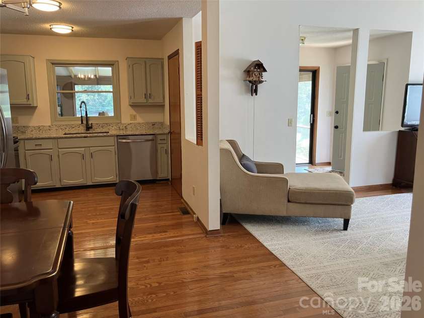 12 Willow Park Lane, Hendersonville, NC 28739.  MLS# CAR4425117, YatesRealty ID 51574. 