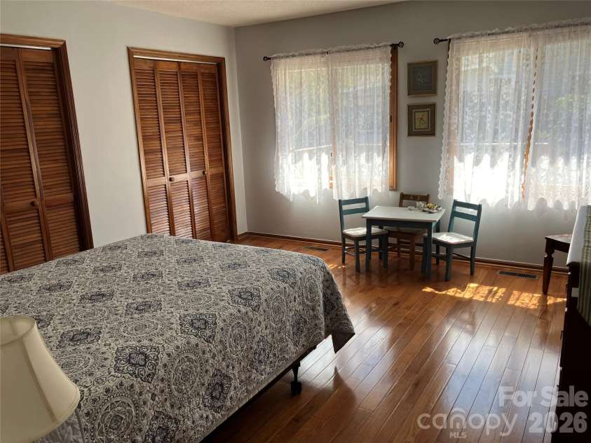 12 Willow Park Lane, Hendersonville, NC 28739.  MLS# CAR4425117, YatesRealty ID 51574. 