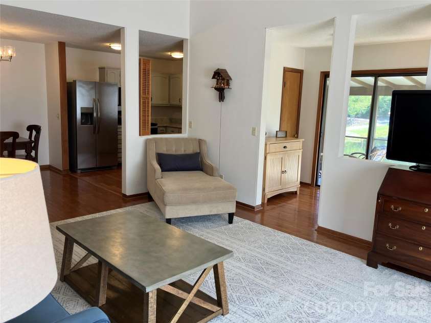 12 Willow Park Lane, Hendersonville, NC 28739.  MLS# CAR4425117, YatesRealty ID 51574. 
