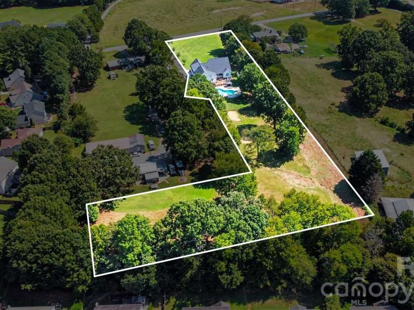 372 Linwood Road, Mooresville, NC 28115.  MLS# CAR4424534, YatesRealty ID 51575. 