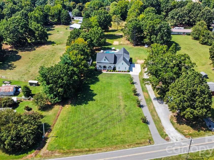 372 Linwood Road, Mooresville, NC 28115.  MLS# CAR4424534, YatesRealty ID 51575. 