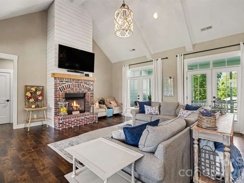 372 Linwood Road, Mooresville, NC 28115.  MLS# CAR4424534, YatesRealty ID 51575. 