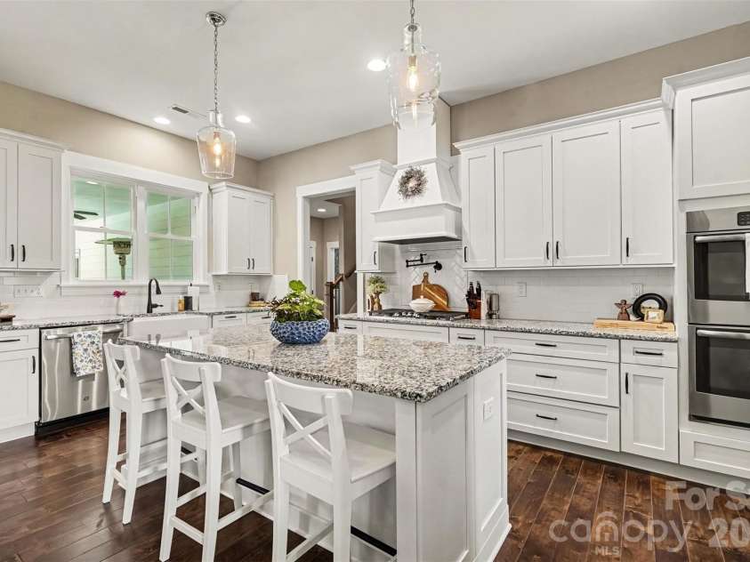 372 Linwood Road, Mooresville, NC 28115.  MLS# CAR4424534, YatesRealty ID 51575. 