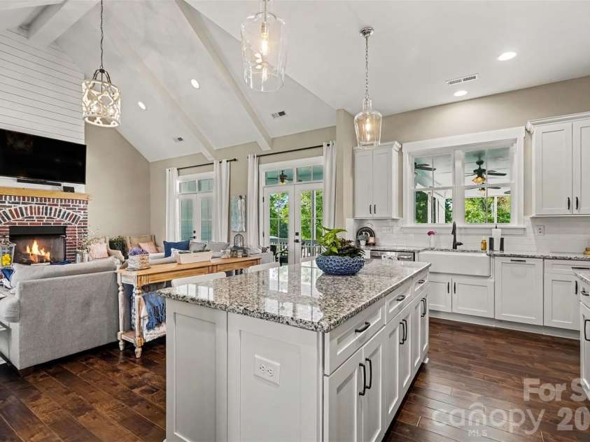 372 Linwood Road, Mooresville, NC 28115.  MLS# CAR4424534, YatesRealty ID 51575. 