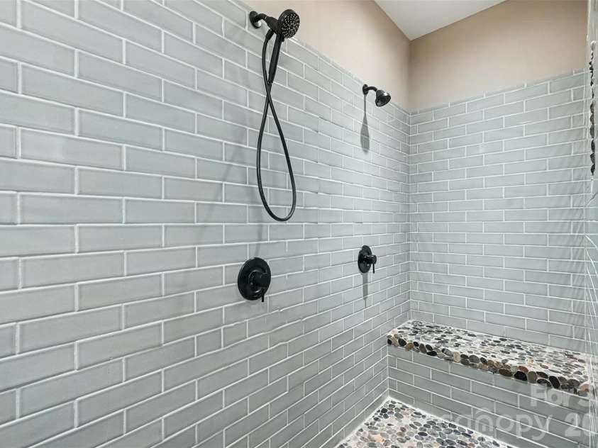 372 Linwood Road, Mooresville, NC 28115.  MLS# CAR4424534, YatesRealty ID 51575. 
