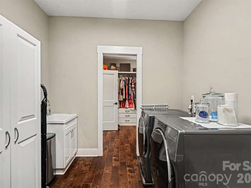 372 Linwood Road, Mooresville, NC 28115.  MLS# CAR4424534, YatesRealty ID 51575. 