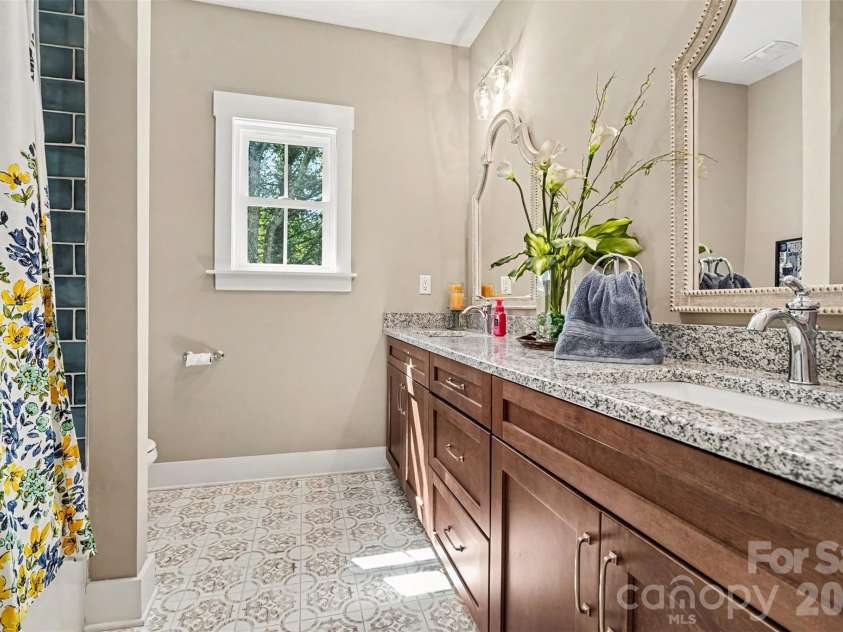 372 Linwood Road, Mooresville, NC 28115.  MLS# CAR4424534, YatesRealty ID 51575. 