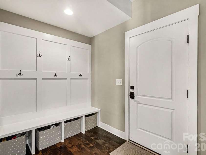 372 Linwood Road, Mooresville, NC 28115.  MLS# CAR4424534, YatesRealty ID 51575. 