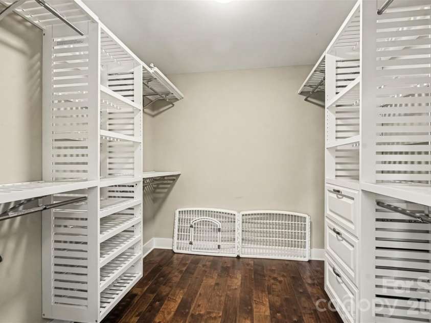 372 Linwood Road, Mooresville, NC 28115.  MLS# CAR4424534, YatesRealty ID 51575. 