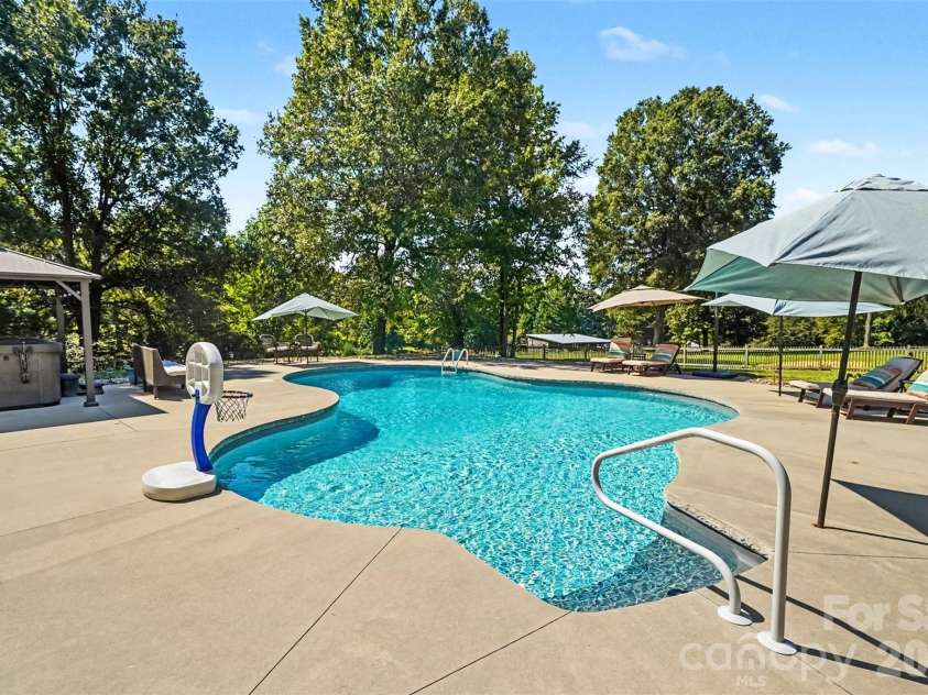 372 Linwood Road, Mooresville, NC 28115.  MLS# CAR4424534, YatesRealty ID 51575. 