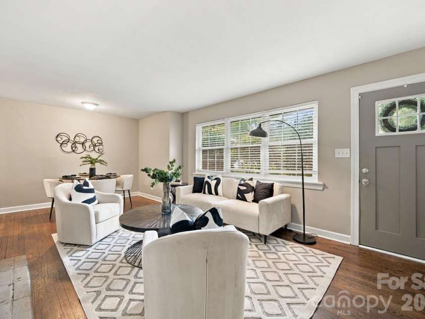 3307 Bonaire Drive, Charlotte, NC 28208.  MLS# CAR4424557, YatesRealty ID 51576. 