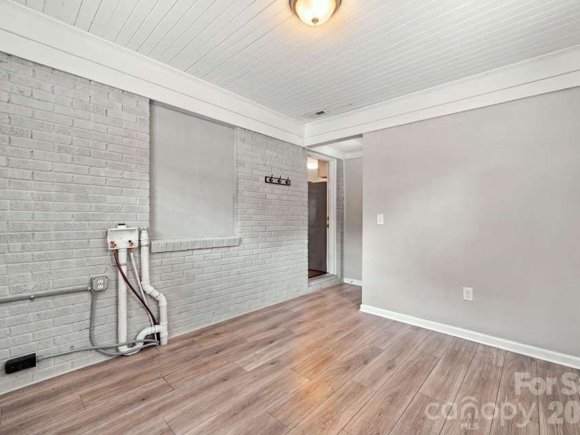 3307 Bonaire Drive, Charlotte, NC 28208.  MLS# CAR4424557, YatesRealty ID 51576. Laundry room