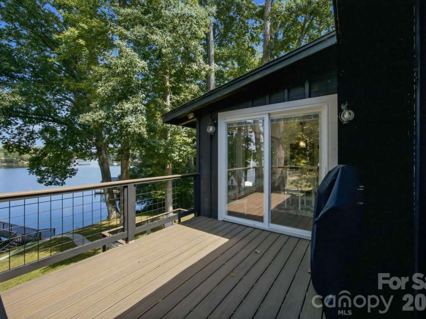 4036 Rhynland Drive, Sherrills Ford, NC 28673.  MLS# CAR4425140, YatesRealty ID 51577. 