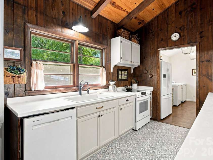 4036 Rhynland Drive, Sherrills Ford, NC 28673.  MLS# CAR4425140, YatesRealty ID 51577. 