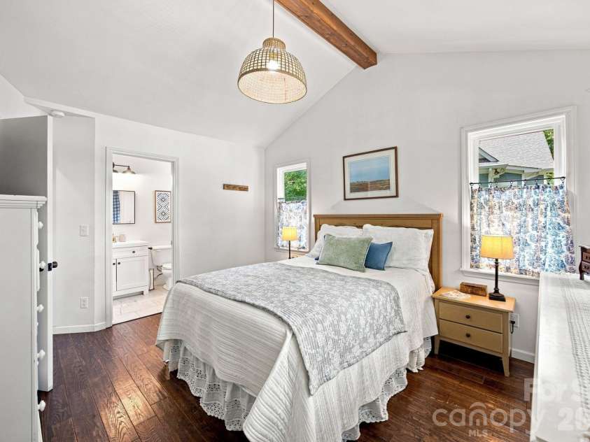 4036 Rhynland Drive, Sherrills Ford, NC 28673.  MLS# CAR4425140, YatesRealty ID 51577. Primary bedroom