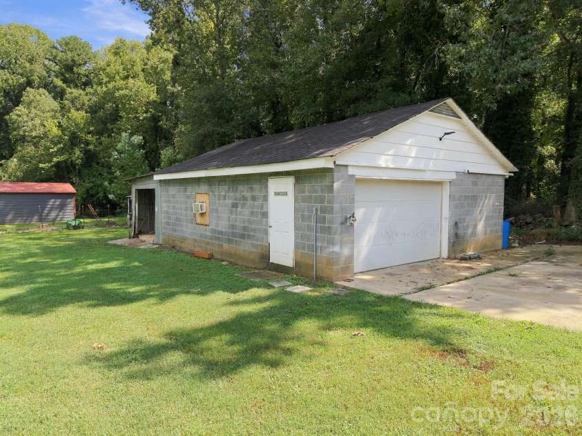 235 Linda Street, Salisbury, NC 28146.  MLS# CAR4424503, YatesRealty ID 51578. 