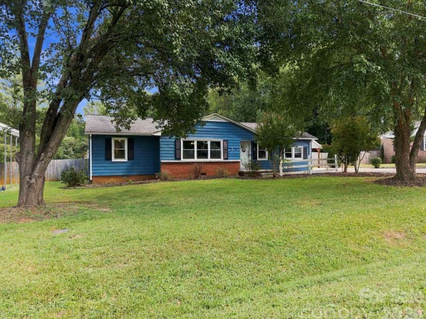 235 Linda Street, Salisbury, NC 28146.  MLS# CAR4424503, YatesRealty ID 51578. 
