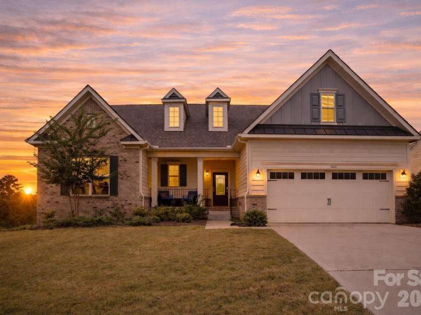 16617 Cozy Cove Road, Charlotte, NC 28278.  MLS# CAR4304689, YatesRealty ID 5158. 