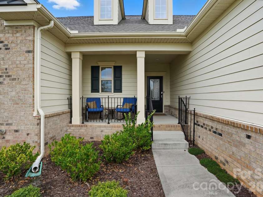 16617 Cozy Cove Road, Charlotte, NC 28278.  MLS# CAR4304689, YatesRealty ID 5158. 