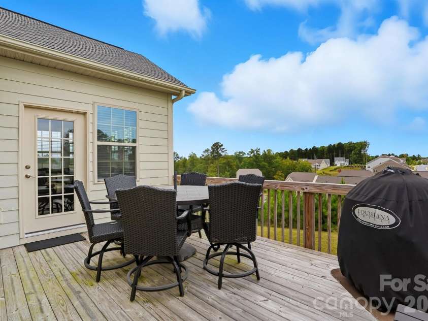 16617 Cozy Cove Road, Charlotte, NC 28278.  MLS# CAR4304689, YatesRealty ID 5158. 
