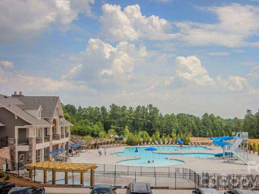 16617 Cozy Cove Road, Charlotte, NC 28278.  MLS# CAR4304689, YatesRealty ID 5158. Pool w/ Membership