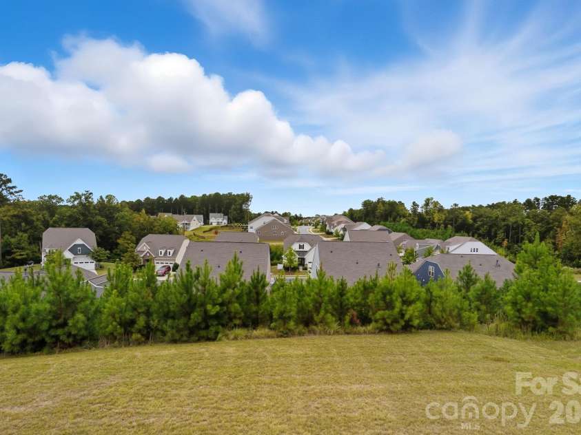 16617 Cozy Cove Road, Charlotte, NC 28278.  MLS# CAR4304689, YatesRealty ID 5158. Tree Lined  .40 acre yard