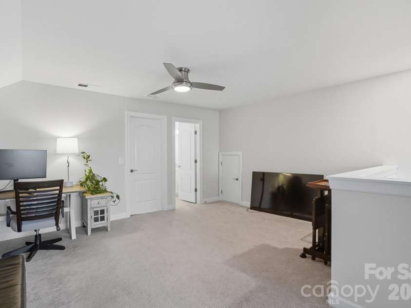 16617 Cozy Cove Road, Charlotte, NC 28278.  MLS# CAR4304689, YatesRealty ID 5158. Upper Level Bonus Room