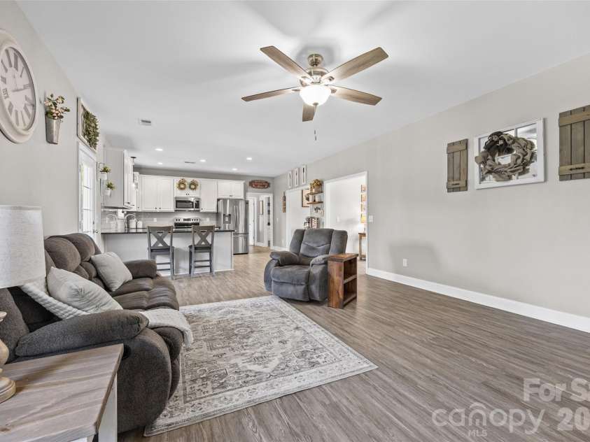 4329 Wylies Mill Road, Edgemoor, SC 29712.  MLS# CAR4424533, YatesRealty ID 51580. 