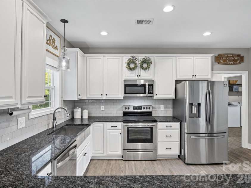 4329 Wylies Mill Road, Edgemoor, SC 29712.  MLS# CAR4424533, YatesRealty ID 51580. 