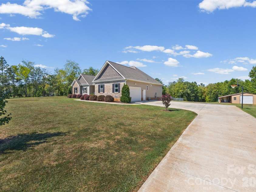 4329 Wylies Mill Road, Edgemoor, SC 29712.  MLS# CAR4424533, YatesRealty ID 51580. 
