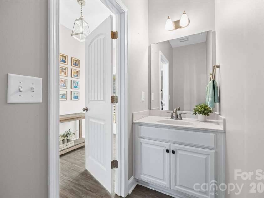 4329 Wylies Mill Road, Edgemoor, SC 29712.  MLS# CAR4424533, YatesRealty ID 51580. Half-bath