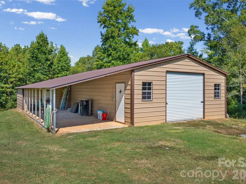 4329 Wylies Mill Road, Edgemoor, SC 29712.  MLS# CAR4424533, YatesRealty ID 51580. Huge Workshop