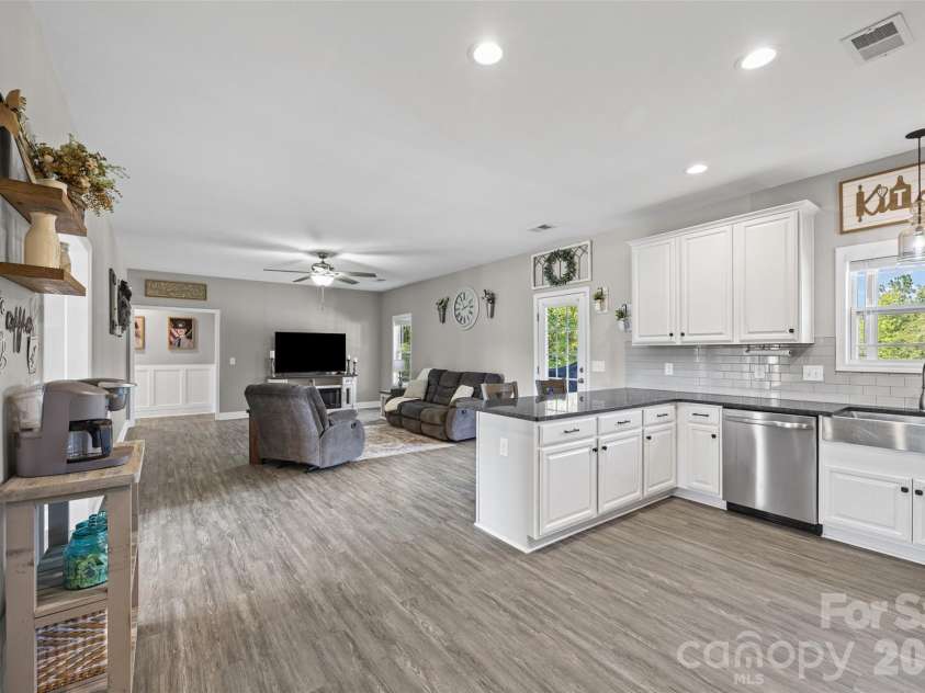 4329 Wylies Mill Road, Edgemoor, SC 29712.  MLS# CAR4424533, YatesRealty ID 51580. Open floorplan