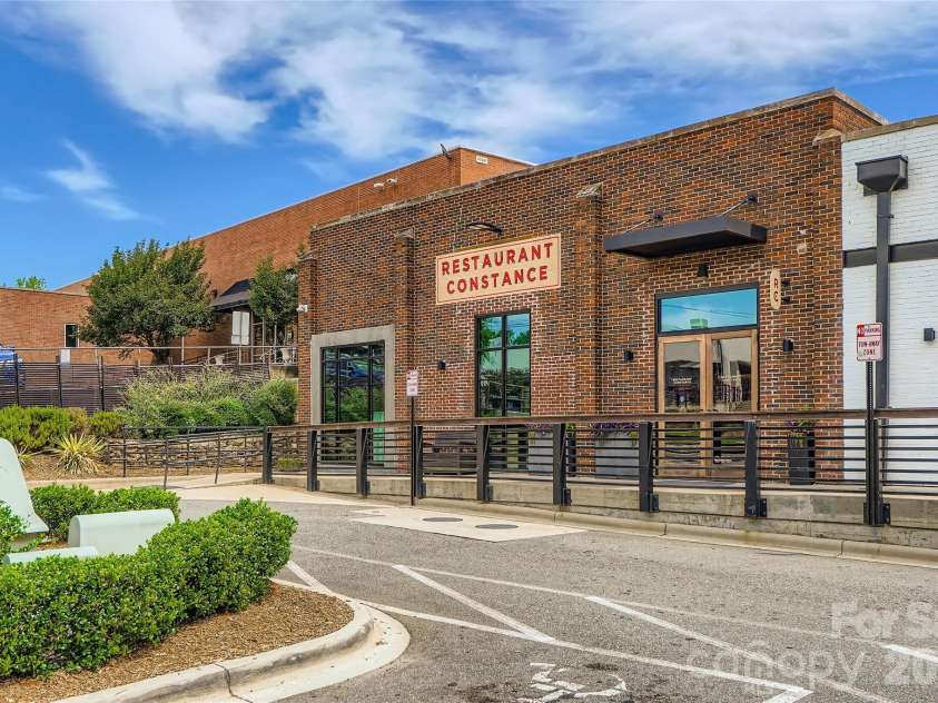 1717 Fleetwood Drive, Charlotte, NC 28208.  MLS# CAR4424481, YatesRealty ID 51581. Restaurant Constance