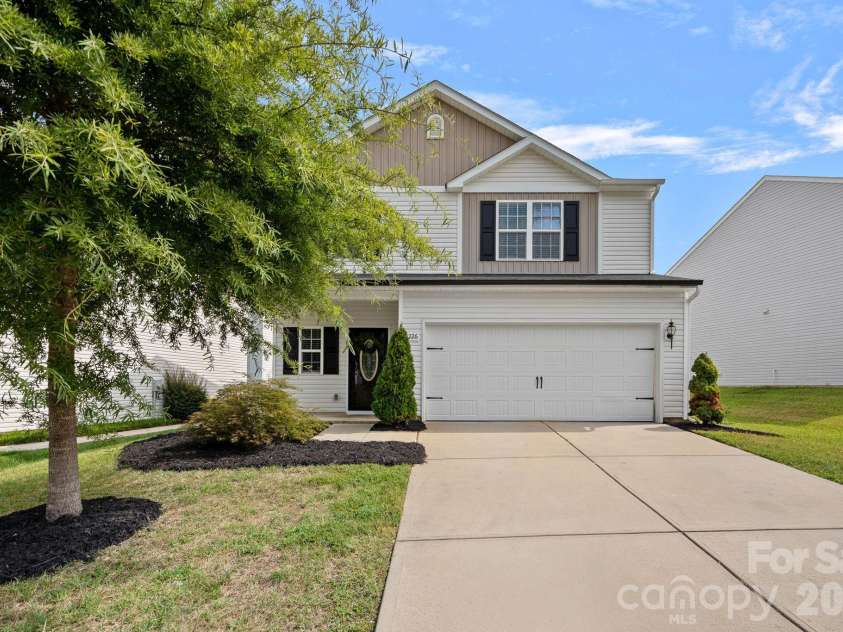 8226 Paw Valley Lane, Charlotte, NC 28214.  MLS# CAR4424539, YatesRealty ID 51583. 