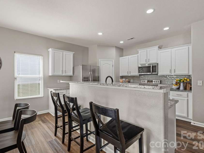 8226 Paw Valley Lane, Charlotte, NC 28214.  MLS# CAR4424539, YatesRealty ID 51583. 