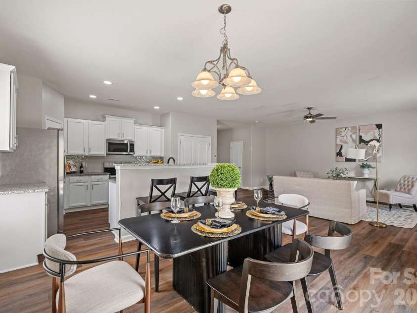 8226 Paw Valley Lane, Charlotte, NC 28214.  MLS# CAR4424539, YatesRealty ID 51583. 