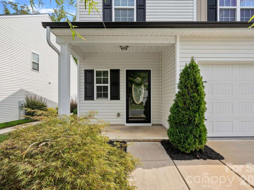8226 Paw Valley Lane, Charlotte, NC 28214.  MLS# CAR4424539, YatesRealty ID 51583. 