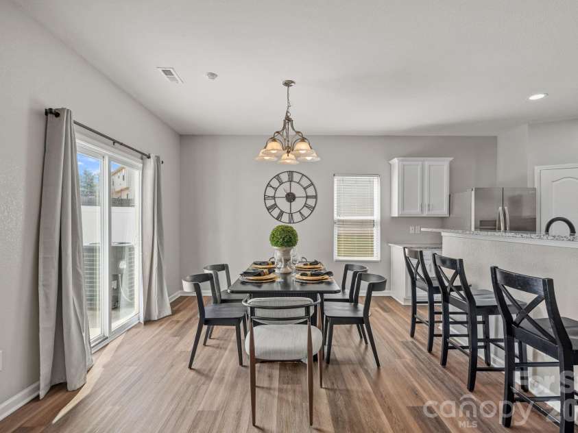 8226 Paw Valley Lane, Charlotte, NC 28214.  MLS# CAR4424539, YatesRealty ID 51583. Dining Area