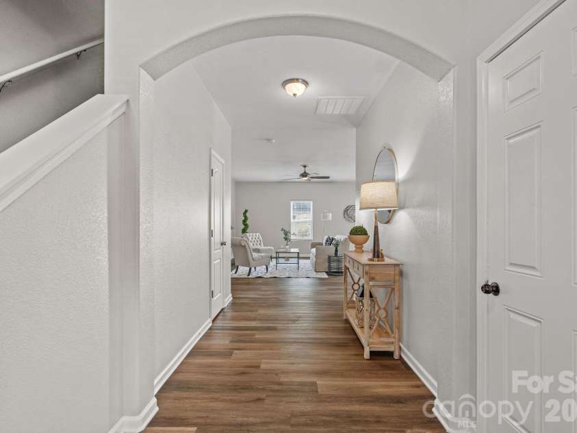 8226 Paw Valley Lane, Charlotte, NC 28214.  MLS# CAR4424539, YatesRealty ID 51583. Entry Way