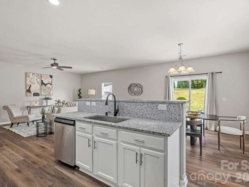 8226 Paw Valley Lane, Charlotte, NC 28214.  MLS# CAR4424539, YatesRealty ID 51583. Kitchen