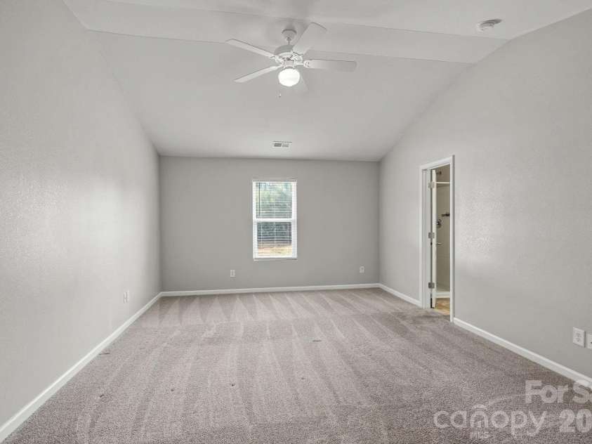 8226 Paw Valley Lane, Charlotte, NC 28214.  MLS# CAR4424539, YatesRealty ID 51583. Primary Bedroom