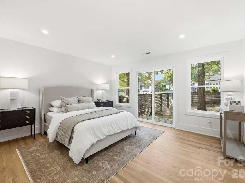 7126 Woodstream Drive, Charlotte, NC 28210.  MLS# CAR4424205, YatesRealty ID 51586. 